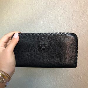 TORY BURCH BLACK WALLET